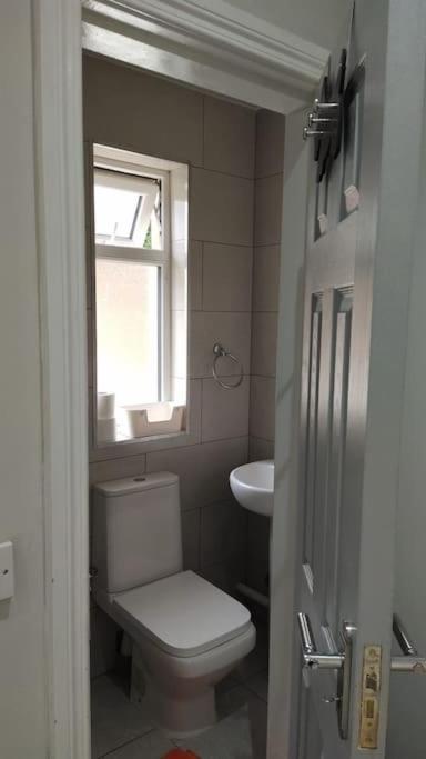 Studio With Private Kitchen Dublin Bagian luar foto