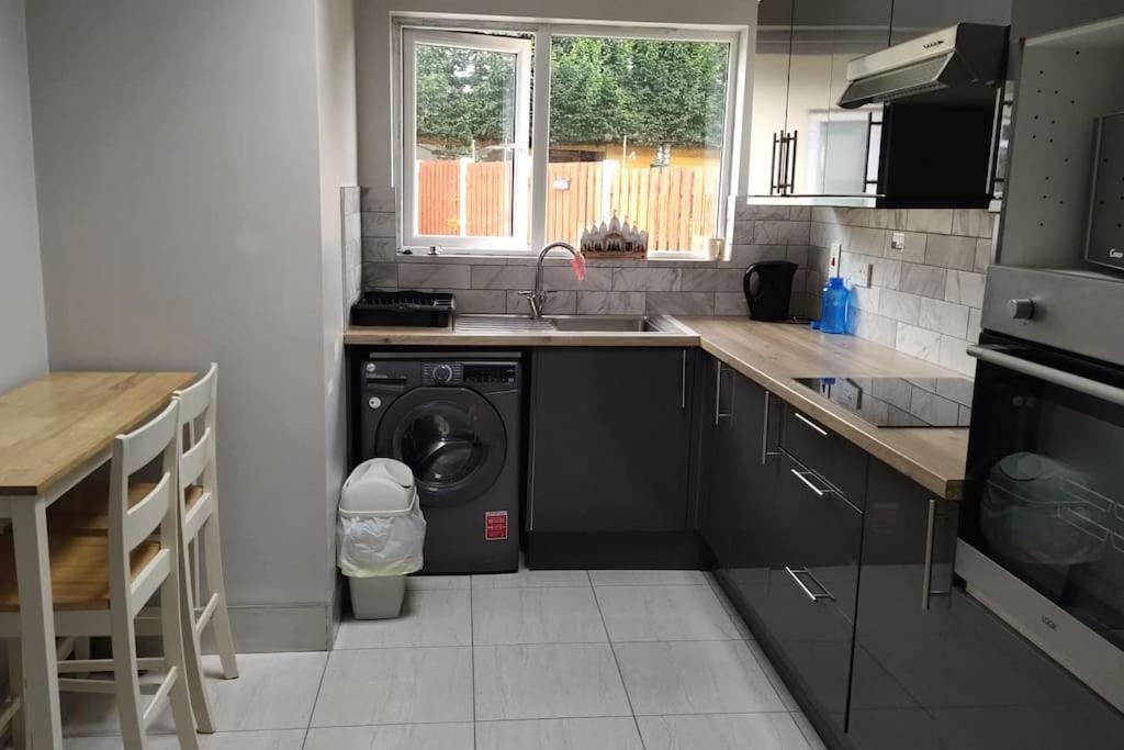 Studio With Private Kitchen Dublin Bagian luar foto