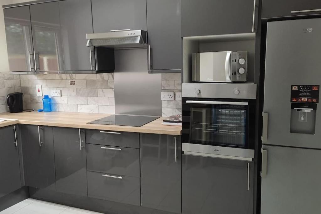 Studio With Private Kitchen Dublin Bagian luar foto